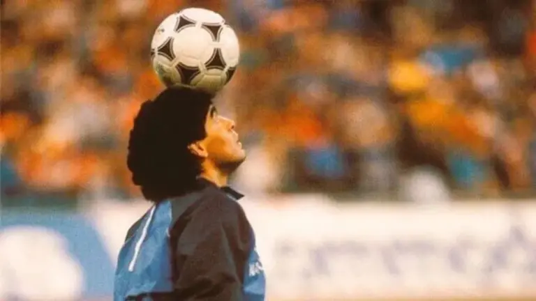 (VIDEO) El icónico calentamiento de Maradona con ‘Live is Life’ cumple 36 años