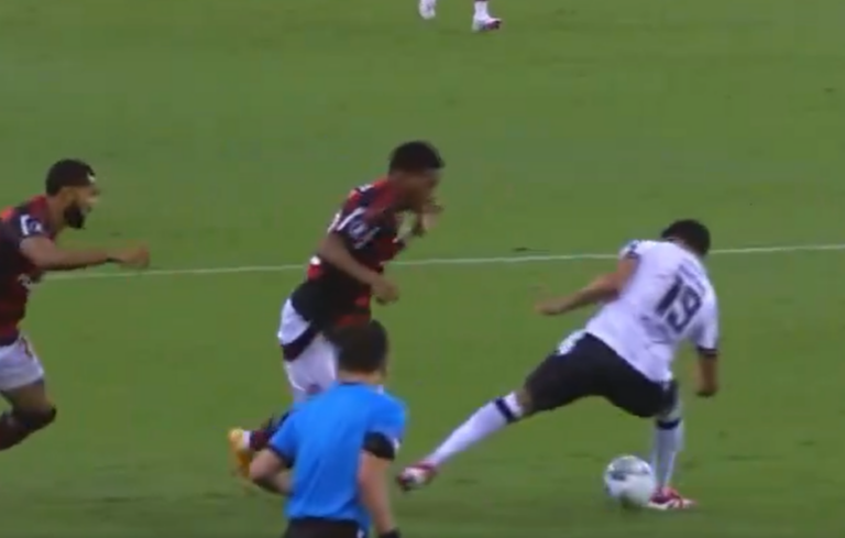 (VIDEO) A LO KITU: Túnel de Gonzalo Plata a un rival en la Libertadores