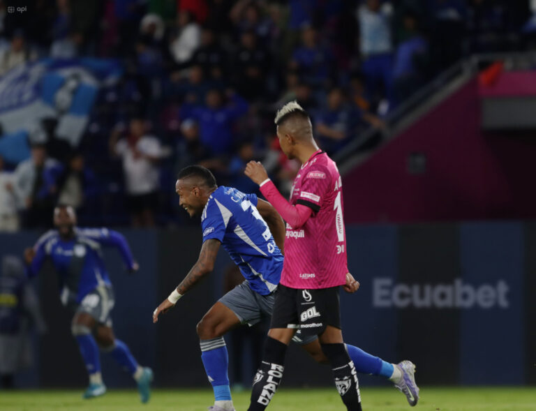 (VIDEO) ÉPICA EN CHILLO JIJÓN: Emelec derrotó a IDV y lo baja de la punta