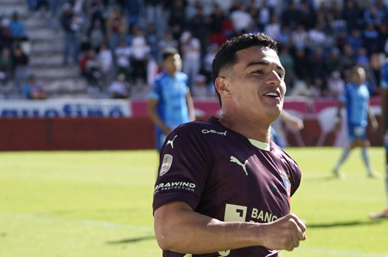 “Estábamos sufriendo mucho”: Alexander Alvarado y el desahogo tras la victoria