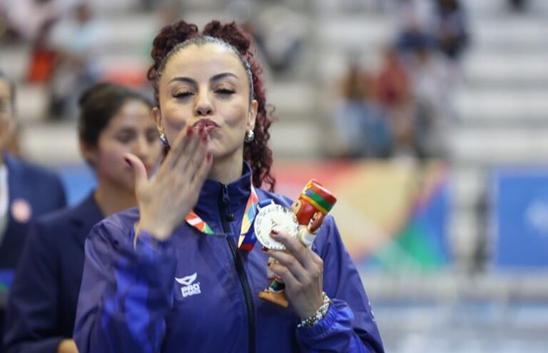 ¡Jacqueline Factos, campeona panamericana de Karate regresa a casa tras histórico triunfo en México!