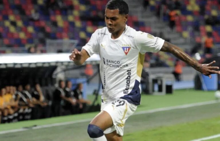 Hinchas de LDU increparon a Bryan Ramírez y el jugador respondió con dureza en redes