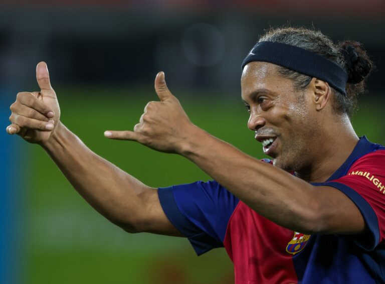 (VIDEO) MAGIA INTACTA: Ronaldinho y una gambeta que se volvió viral a sus 45 años