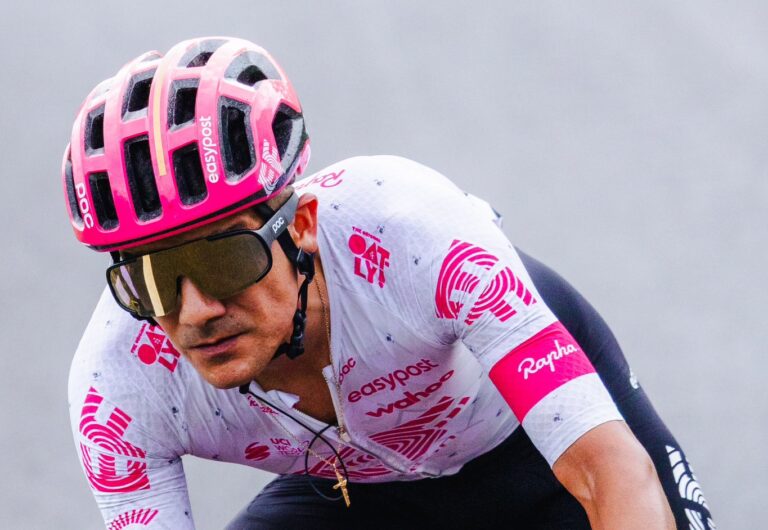 Giro de Italia 2025: Richard Carapaz sube al cuarto lugar