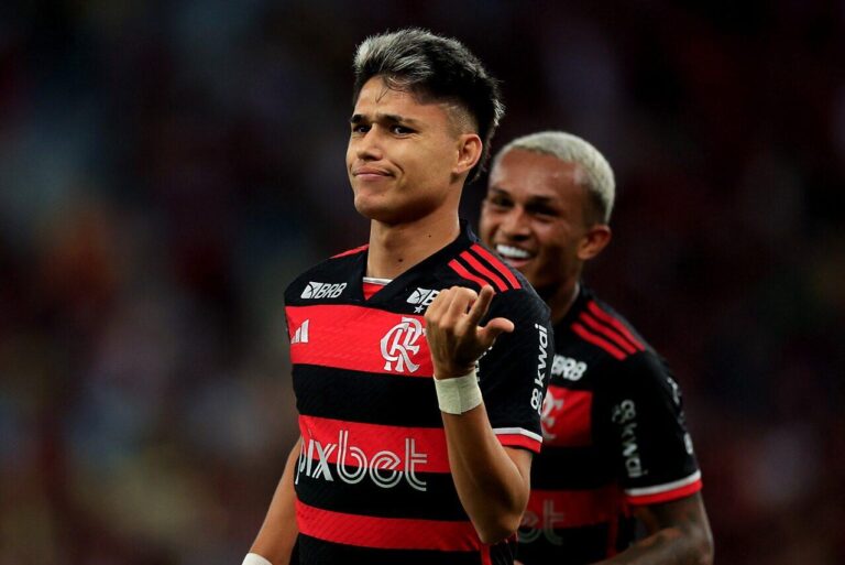 (VIDEO) Flamengo ganó por la mínima y avanzó en la Libertadores