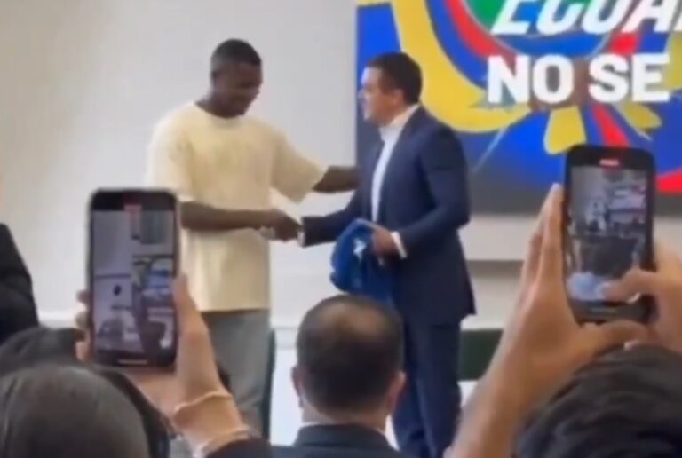 (VIDEO) Moisés Caicedo junto al presidente Daniel Noboa en evento en Londres