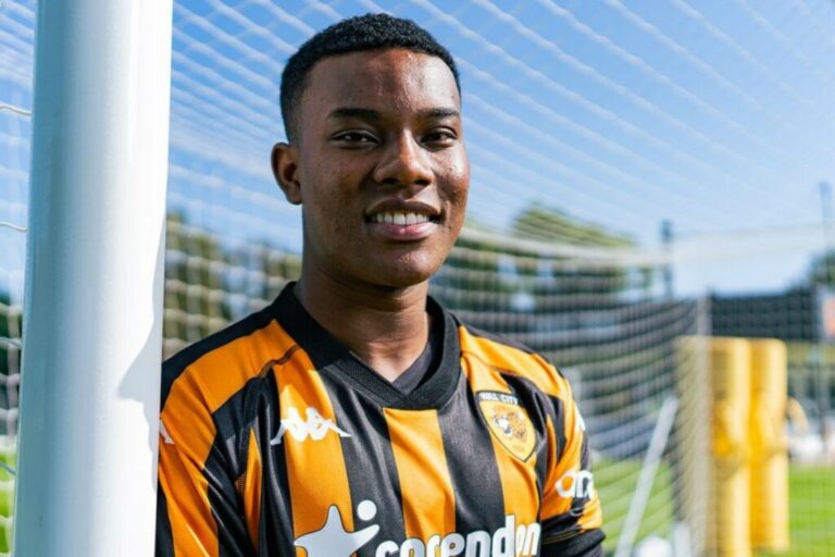 ¿Qué pasará con Zambrano tras la decisión de Hull City de no ejecutar la opción de compra por él?