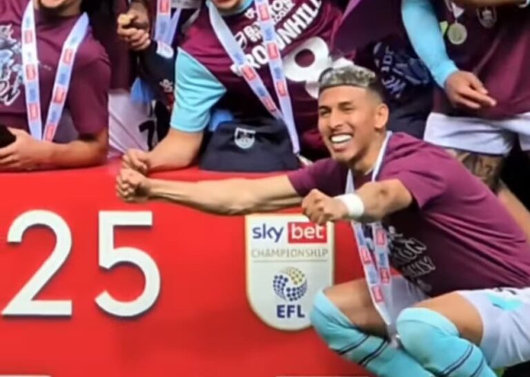 (VIDEO) Quedaron a un paso del título: ¡Jeremy Sarmiento y su festejo del ascenso en Inglaterra!