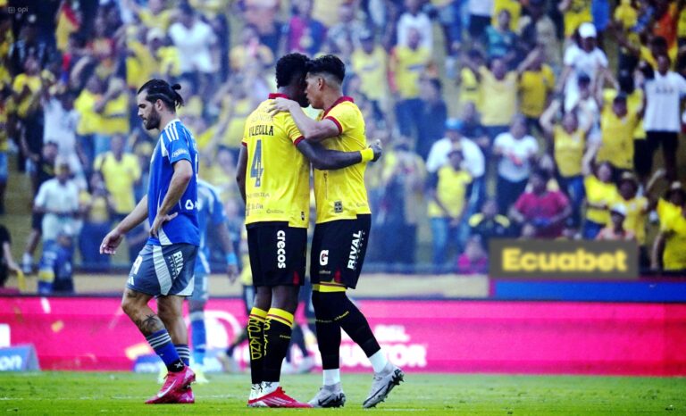 Castelli: “Duele no poder darle una alegría a la gente, estamos en deuda”