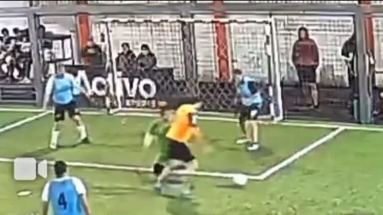 (VIDEO) Kaviedes no pierde la magia: captaron 2 lindos goles en Macas