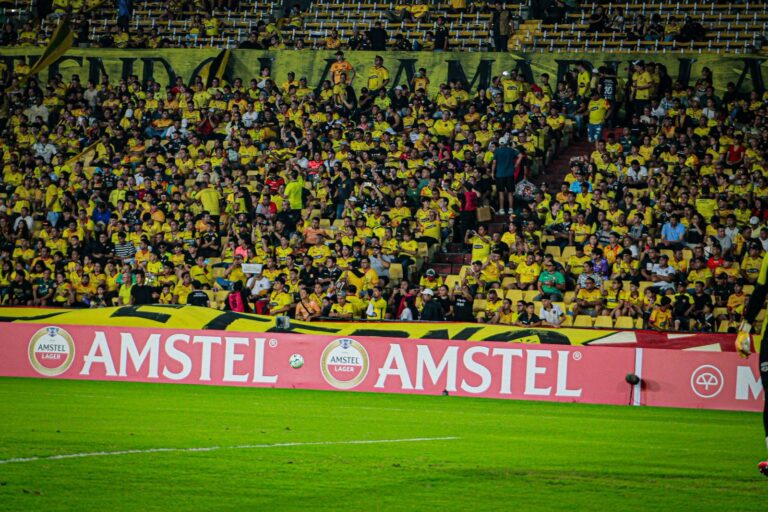 (VIDEO) Amstel inaugura galería de fotos para hinchas del fútbol en Guayaquil