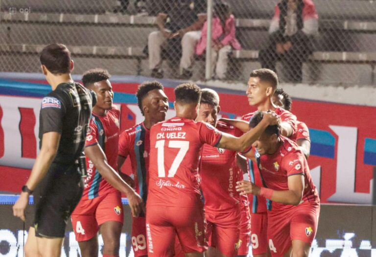 (VIDEO) CON DOS JUGADORES MENOS: Emelec perdió ante El Nacional en Quito
