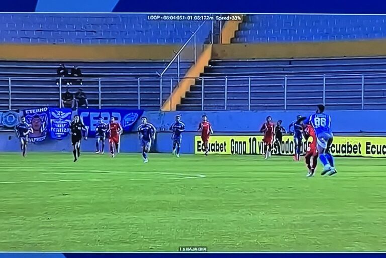 (VIDEO) EN MENOS DE 20 MINUTOS: Emelec tuvo 2 expulsados Vs. El Nacional