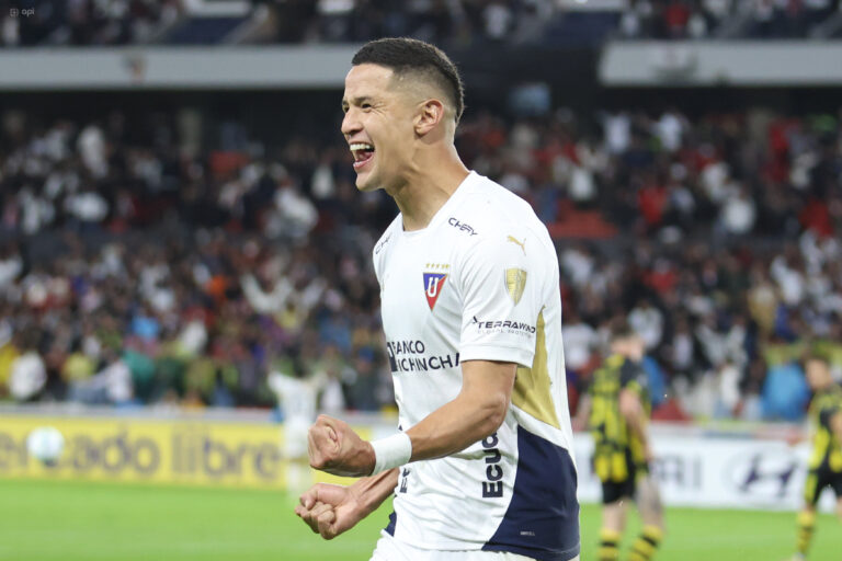 LDU acordó de palabra la venta de Alex Arce a Independiente Rivadavia