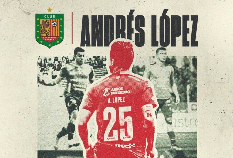 Reconocimiento al jugador Andrés López por sus 300 partidos con el Deportivo Cuenca