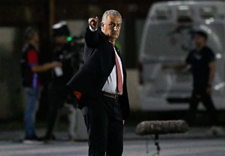 La Paraguay de Gustavo Alfaro buscará clasificar ante Ecuador