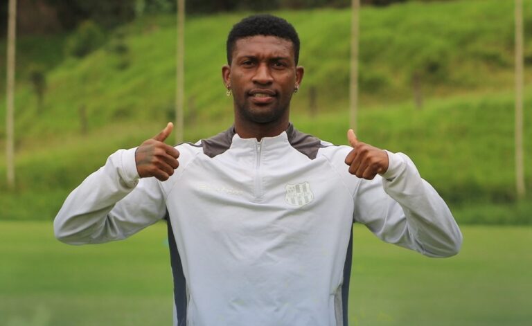 Conflicto por Kevin Arroyo: Gualaceo desmiente vínculo con Emelec