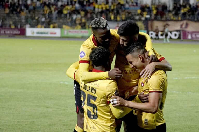 (VIDEO) 3 DE COROZO Y 2 DE PARRALES: BSC goleó a Mushuc Runa en Riobamba