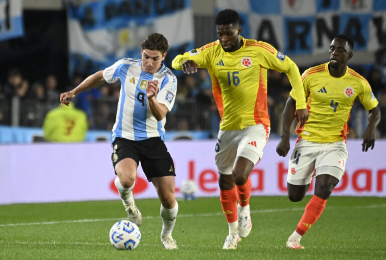 (VIDEO) Argentina rescató el empate ante Colombia, en un partido vibrante