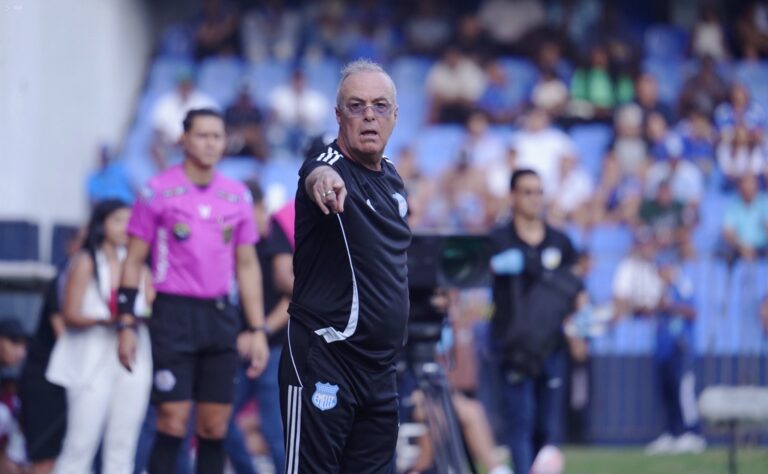 OFICIAL: Emelec confirmó que Jorge Célico y su cuerpo técnico seguirán en el club