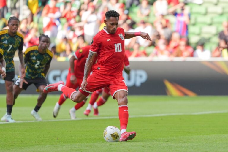 (VIDEO) CON HAT-TRICK DE DÍAZ: Panamá goleó a Jamaica y avanzó en la Copa Oro