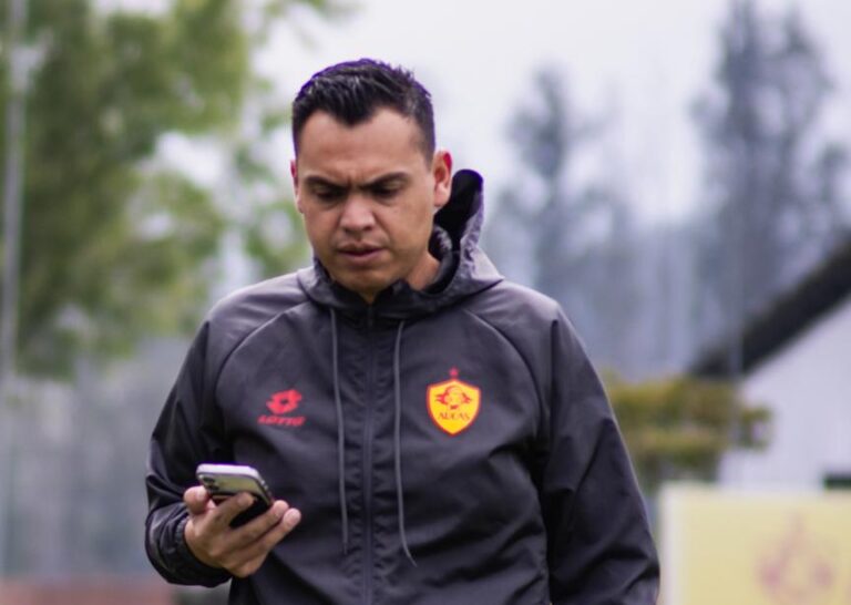Iván Stirk deja de ser director deportivo de Aucas