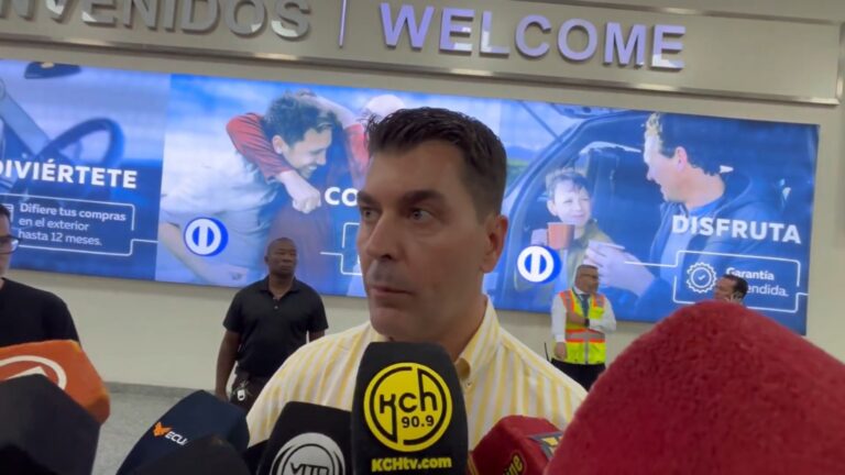 (VIDEO) Ismael Rescalvo en su llegada a Guayaquil: “El fútbol se cura con fútbol”