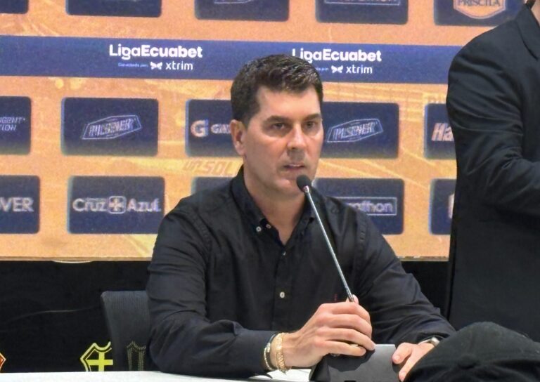 Rescalvo: “Estamos acelerados, debemos jugar con más calma”