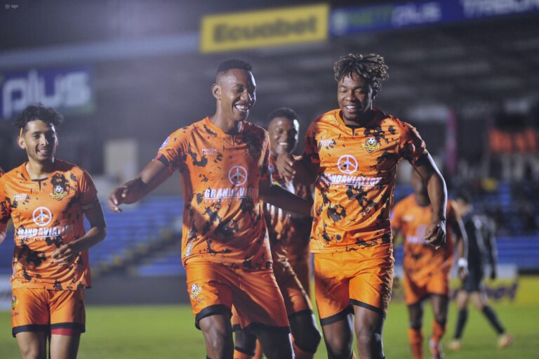 (VIDEO) HAT TRICK DE EBER CAICEDO: Libertad venció sin líos a Técnico Universitario