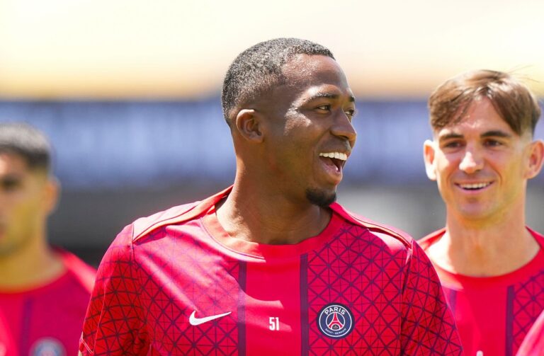 Pacho fue titular y PSG  goleó