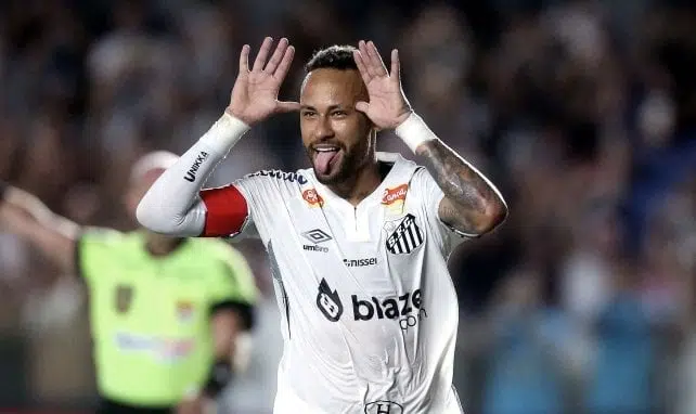 Neymar, a un paso de renovar con Santos