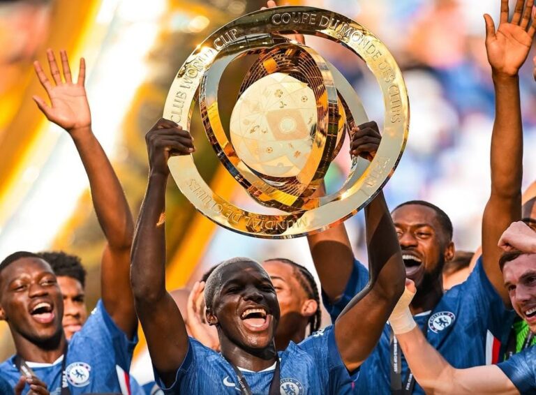 BALÓN DE BRONCE: Caicedo fue premiado como el 3er mejor jugador del Mundial de Clubes 2025