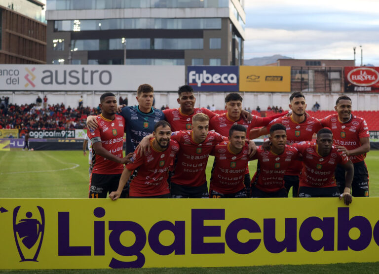(VIDEO) Jugador de Deportivo Cuenca denuncia que un elemento de Delfín lo insultó con términos racistas