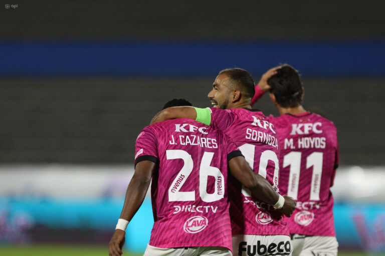 (VIDEO) PUNTERO FIRME: IDV se impuso ante Aucas en el Atahualpa