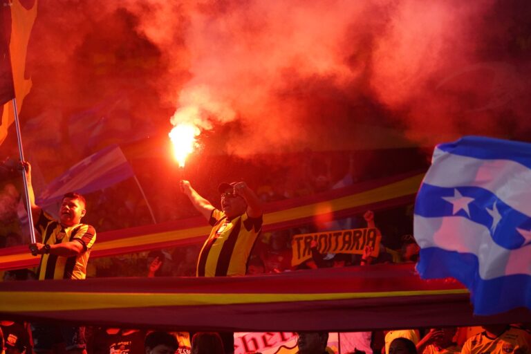 (VIDEO) Tensión en el Monumental tras la derrota de BSC ante LDU