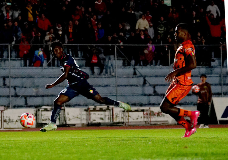 (VIDEO) EMPATE CON EMOCIONES: El Nacional y Libertad FC igualaron en Latacunga