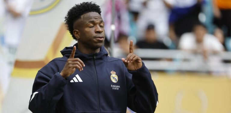 Vinicius y su contrato: el brasileño quiere ganar como Mbappé, pero el Madrid no lo ve claro