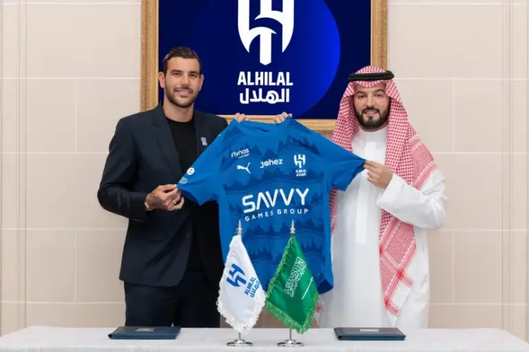 OFICIAL: Theo Hernández deja el Milan y ficha por Al Hilal