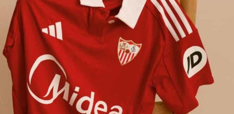 (VIDEO) ¡De color rojo! Sevilla presenta su camiseta alterna