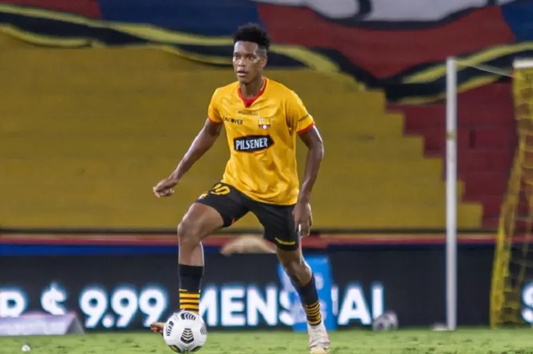 ¡Sorpresa en BSC! Joshué Quiñónez volvió a entrenar con el primer equipo
