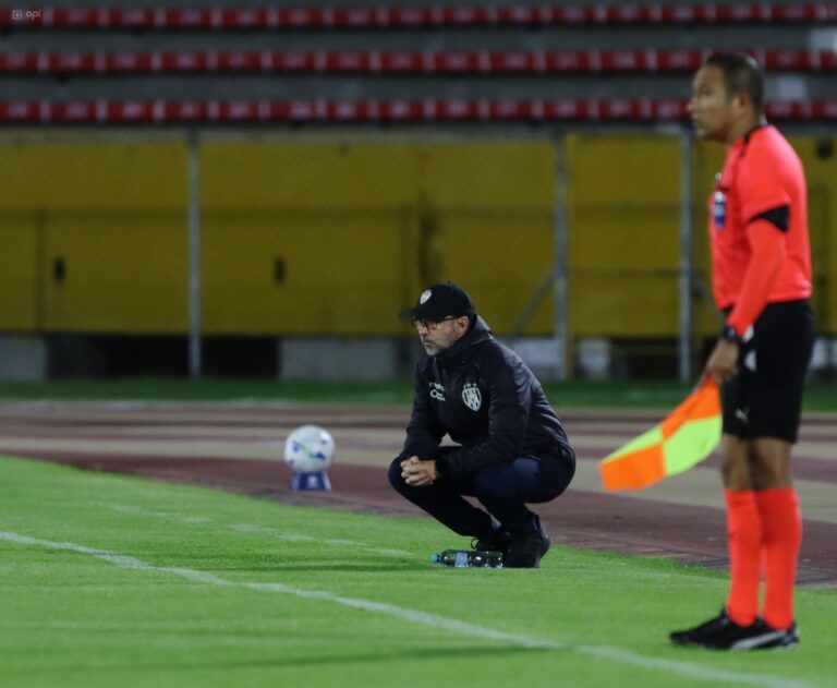 Rabanal, tras el 4-0 ante Vasco: “Todavía no estamos clasificados, en Brasil será otra historia”