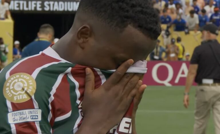 (VIDEO) El llanto desconsolado de Jhon Arias, tras quedar afuera del Mundial de Clubes