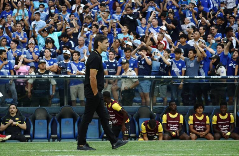 Fabián Bustos descartó su llegada a Emelec