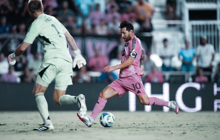 (VIDEO) Messi brilla con un DOBLETE en la victoria de Inter Miami ante Nashville