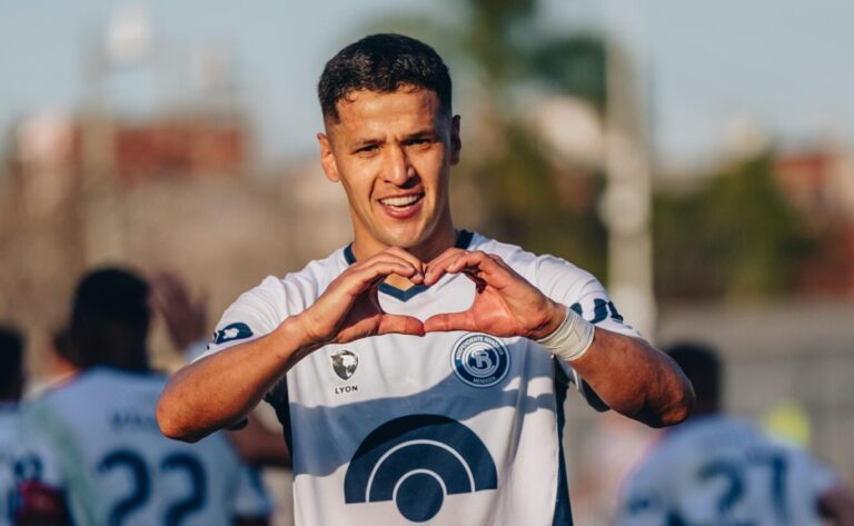 (VIDEO) Álex Arce convirtió su primer gol en Argentina tras su salida de LDU