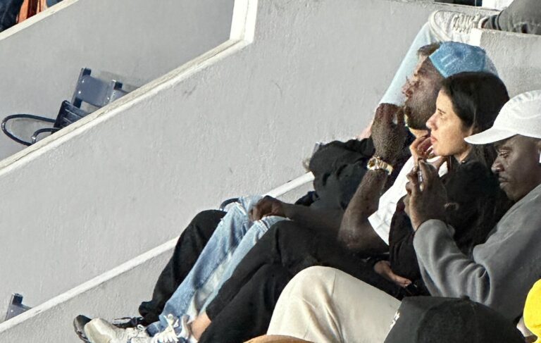Moisés Caicedo estuvo presente en el partido entre LDU y Deportivo Cuenca