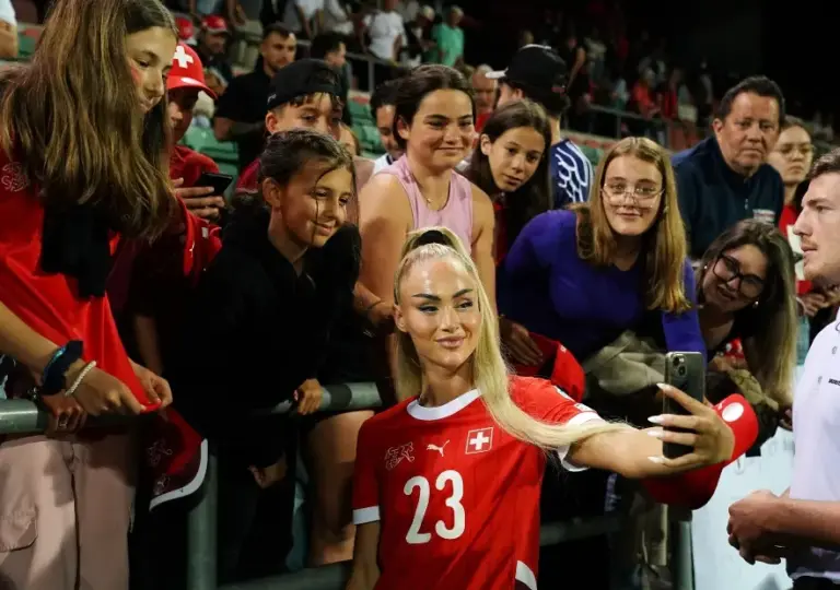 Alisha Lehmann, entre el fútbol y el foco mediático: Suiza refuerza su seguridad en la Eurocopa