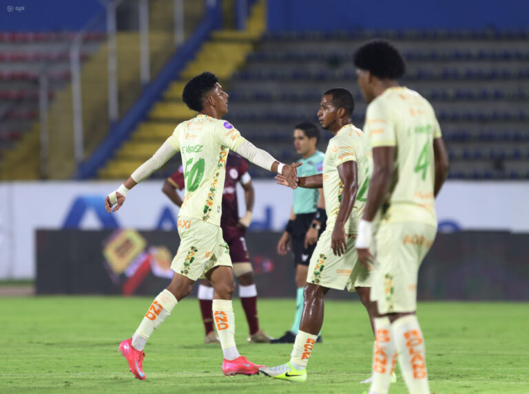 (VIDEO) TRIUNFAZO EN QUITO: Orense venció a Vinotinto