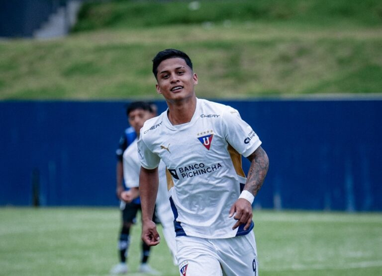 PRESTADO AL ORENSE: LDU hizo oficial la salida de Michael Bermúdez