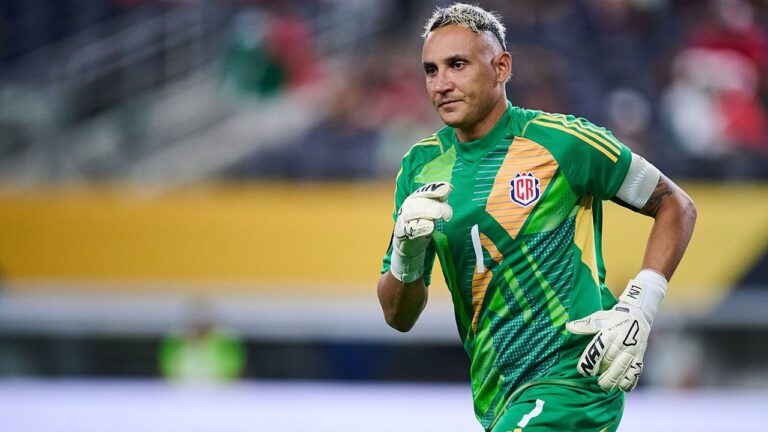 Keylor Navas forzó su salida a Pumas